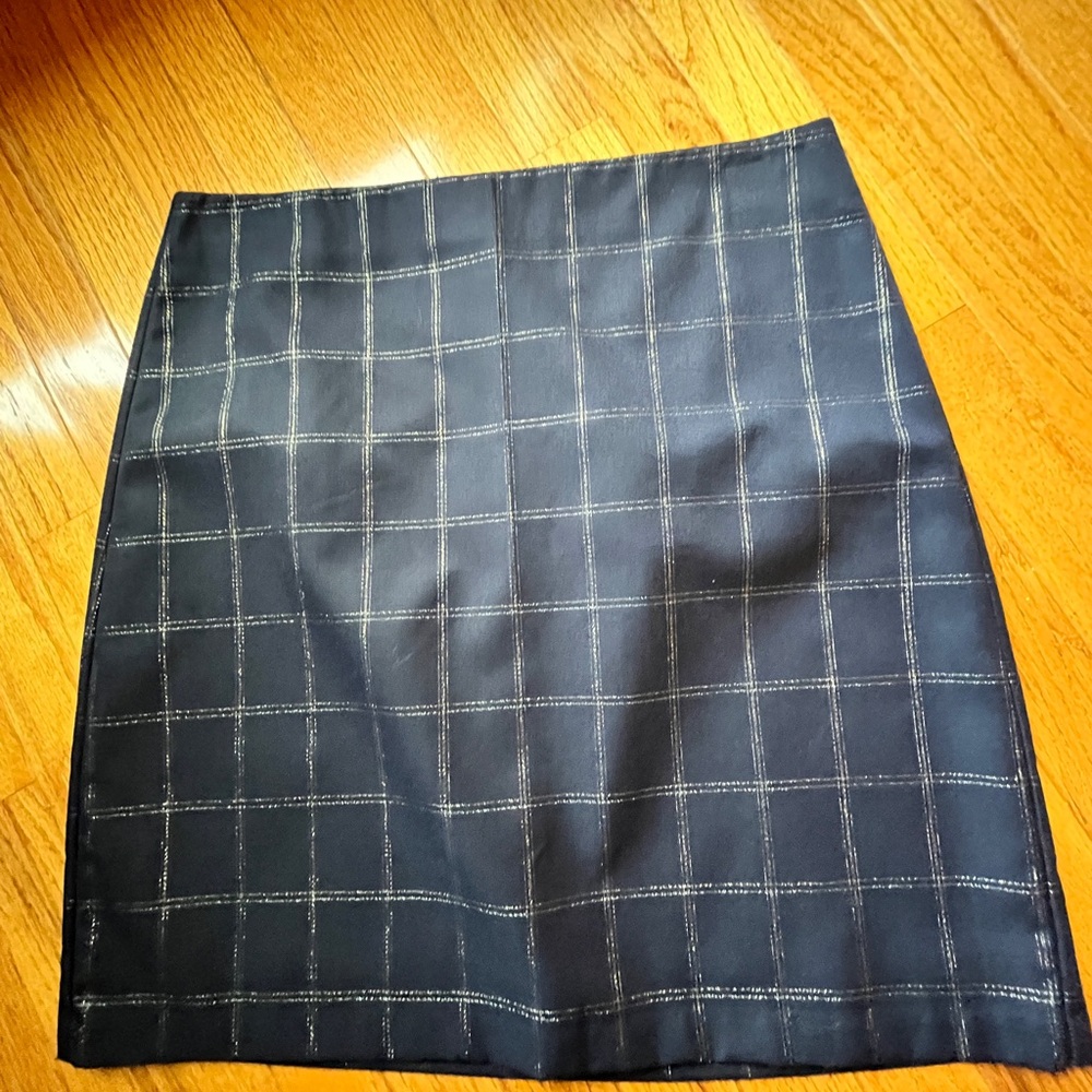 Banana Republic Skirt Navy with Gold and Silver Thread Plaid - Size 10